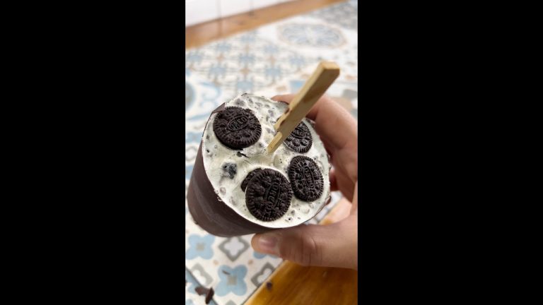 batido de oreo con helado de chocolate