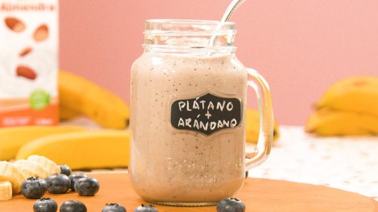 batido de banana y arandanos