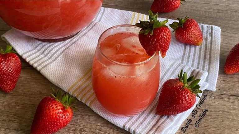 Receta fácil de batido de fresa con agua para refrescarte