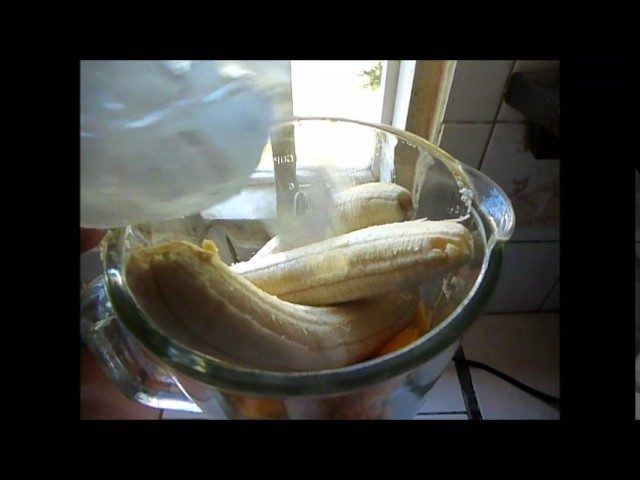 Receta fácil de smoothie de fresa, mango y plátano