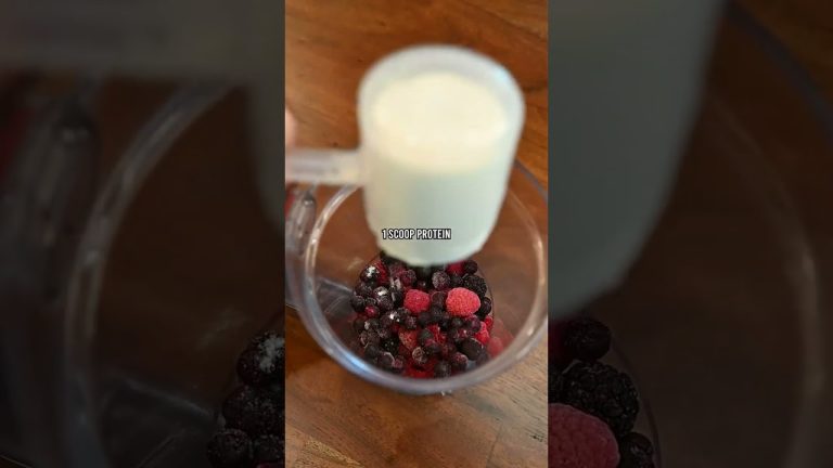 Receta fácil de smoothie de frutas del bosque para disfrutar en casa
