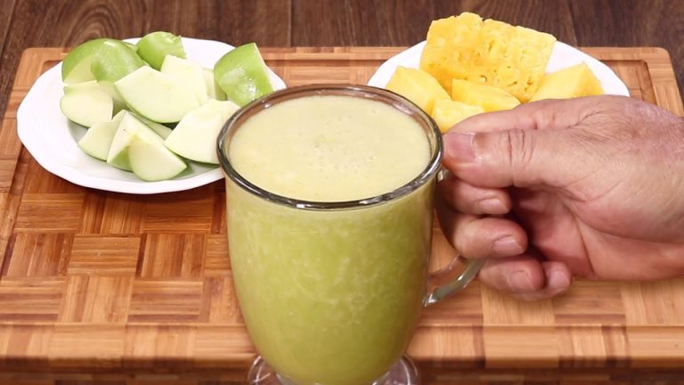 Receta saludable de batido de piña, plátano y manzana