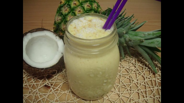 batido de piña y coco en batidora de vaso
