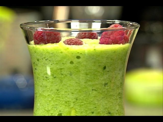 Receta saludable de batido de espinaca y manzana verde